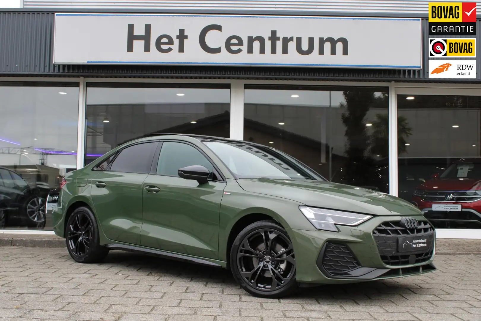 Audi A3 Limousine 35TFSI 150PK Automaat S-Line / Panoramad Vert - 1