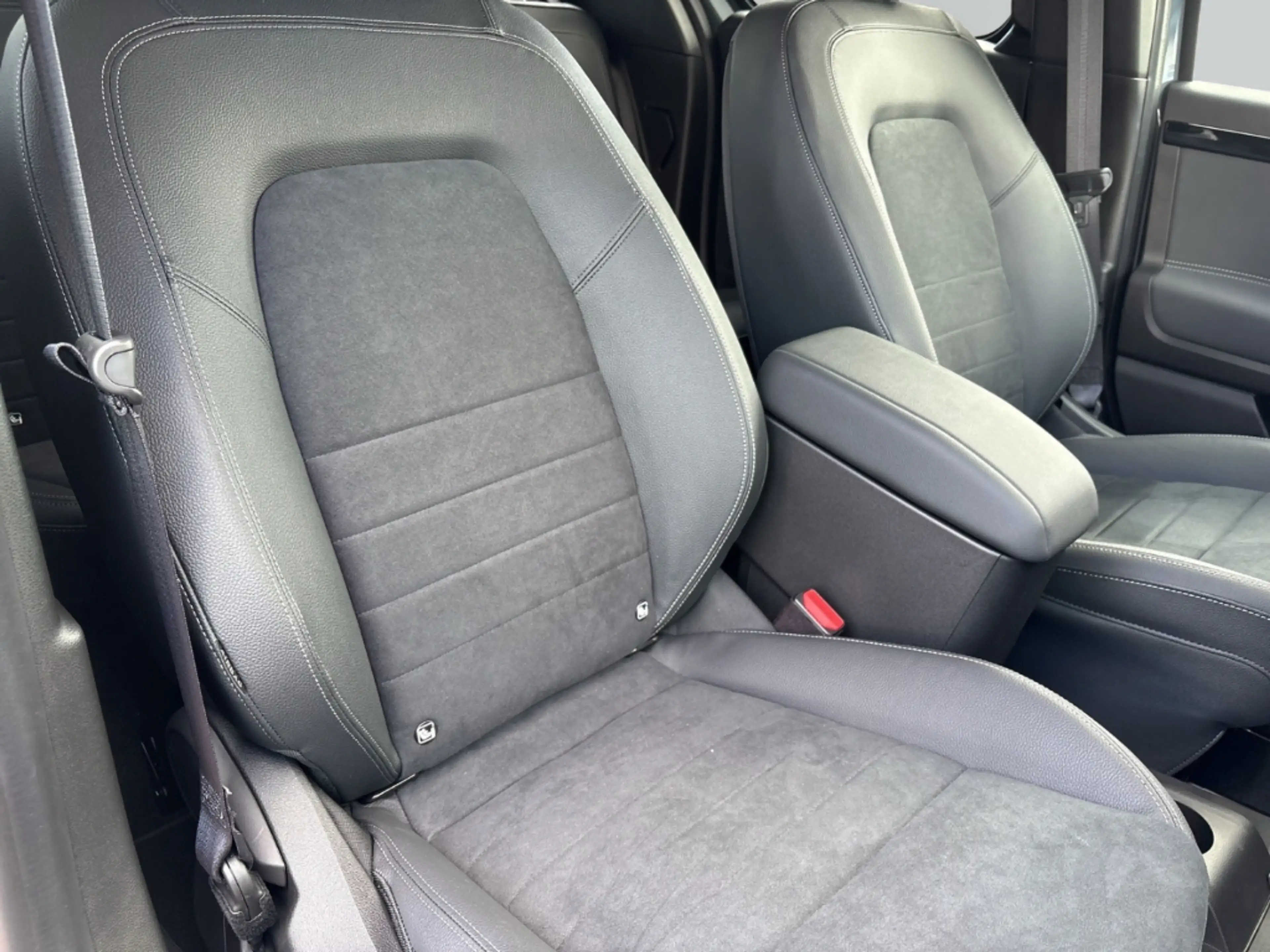 Mercedes-Benz T-Class Style LED Kamera Temp LenkradHZG DAB SHZ — photo 8