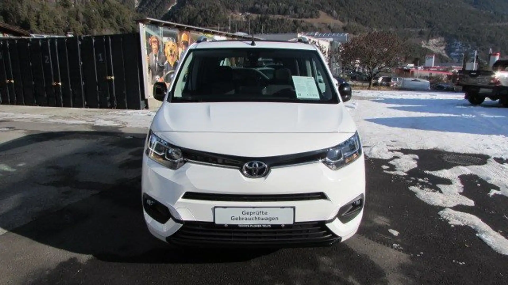 Toyota Proace City Verso 1,5 D-4D L1 Family+ 130PS Weiß - 2