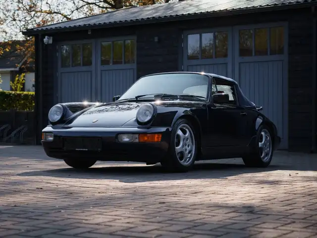 Porsche 964 Carrera 2 Cabriolet - Midnight Blue Metallic - Man