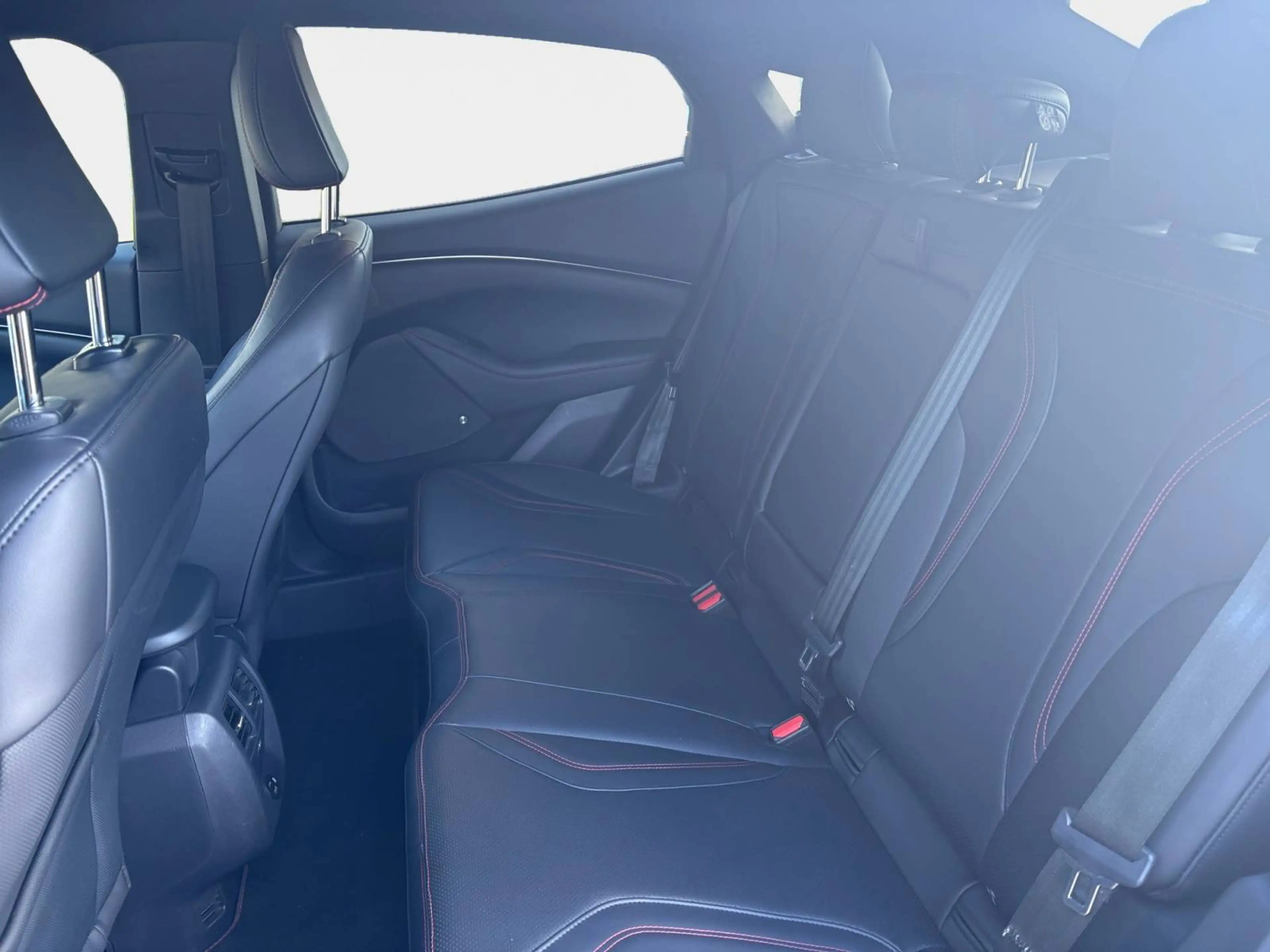 Ford Mustang Mach-E Basis AWD — photo 14