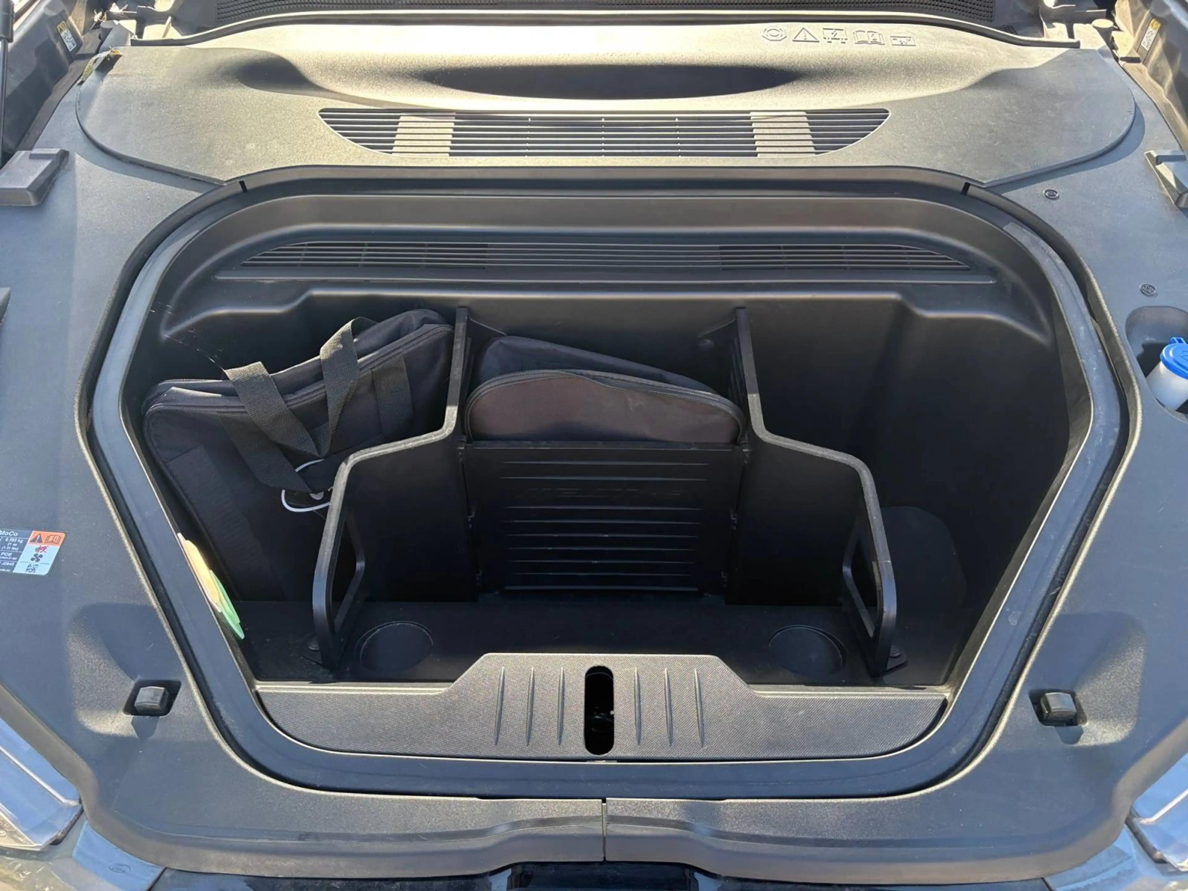 Ford Mustang Mach-E Basis AWD — photo 19
