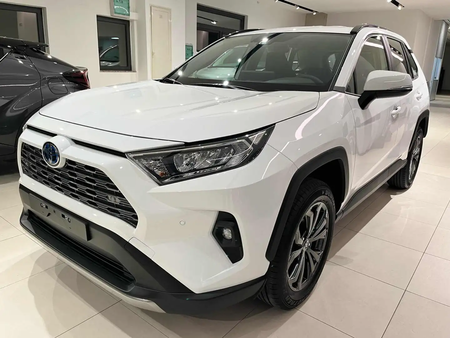 Toyota RAV 4 RAV4 2.5 HV (218CV) E-CVT 2WD Active Bianco - 1