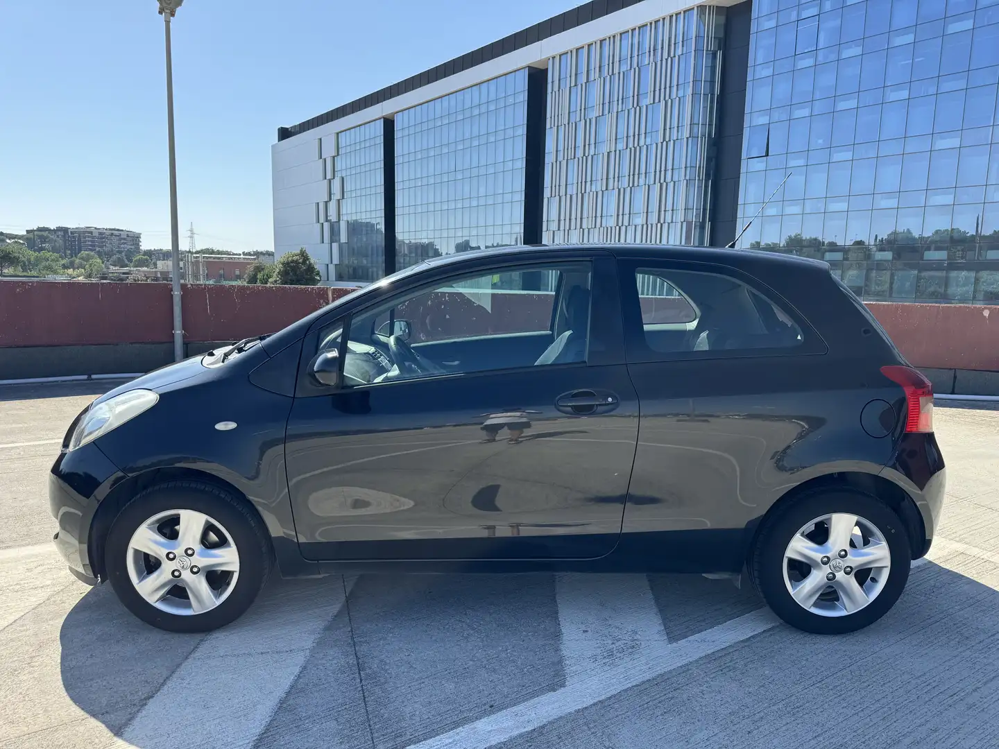 Toyota Yaris 3p 1.0 Sol OTTIME CONDIZIONI! EURO 4! Nero - 2