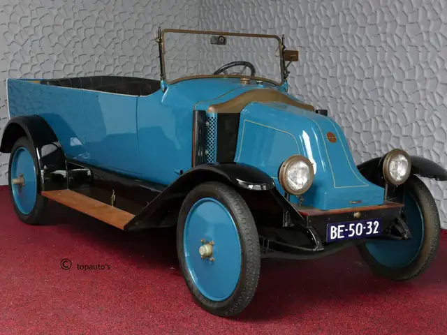 Renault II TORPEDO Commercial 1921 105 JAAR OUD GERESTAURE