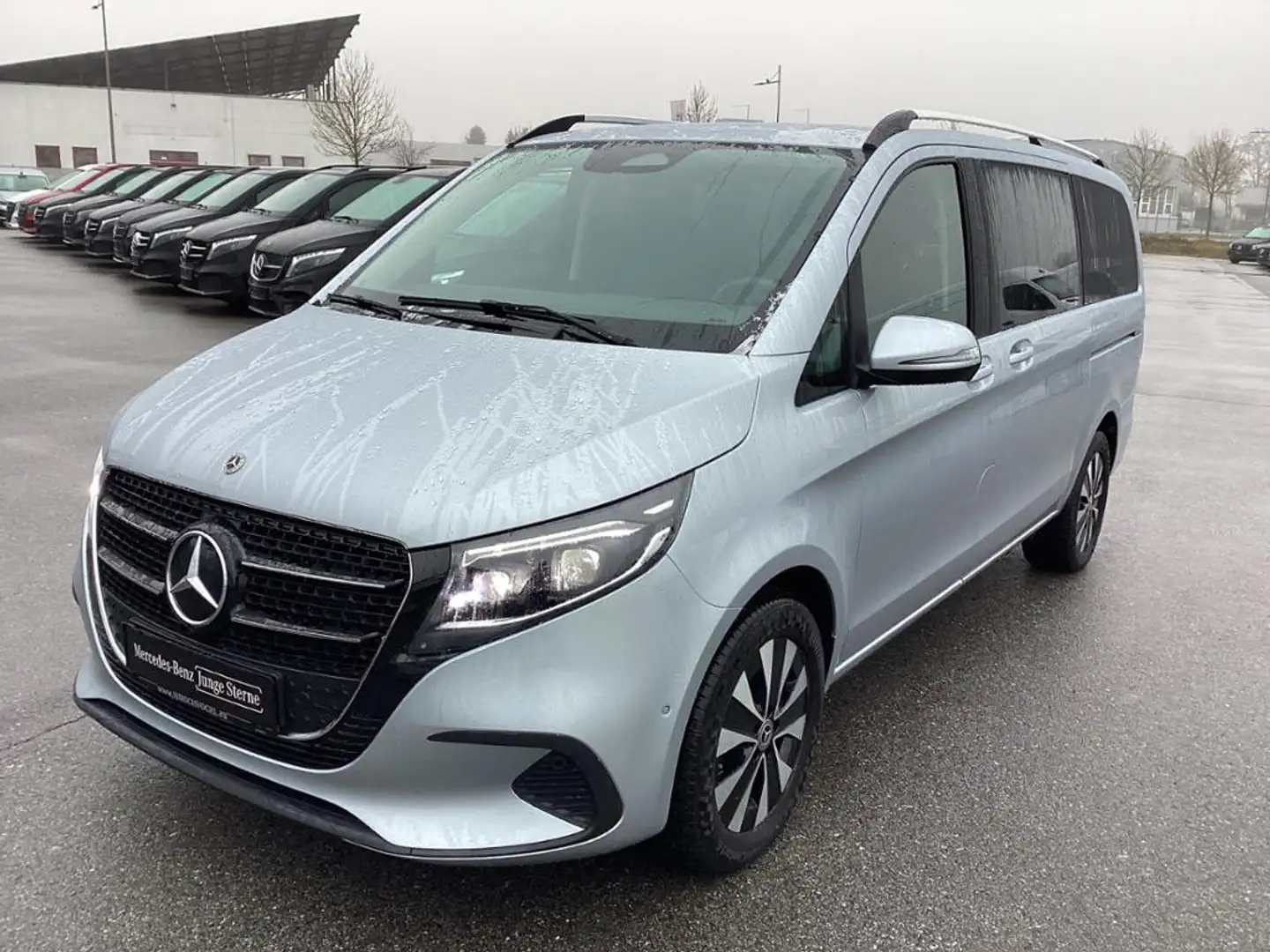 Mercedes-Benz V 250 d 4MATIC STYLE lang 7-Sitzer MOPF AHK2,5t Silber - 2