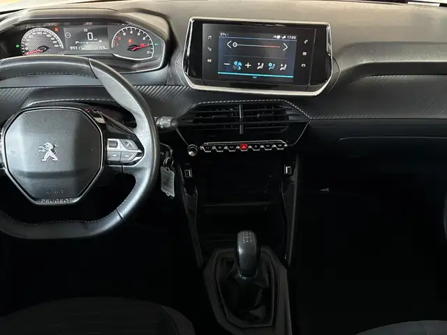 Peugeot 208 view 9
