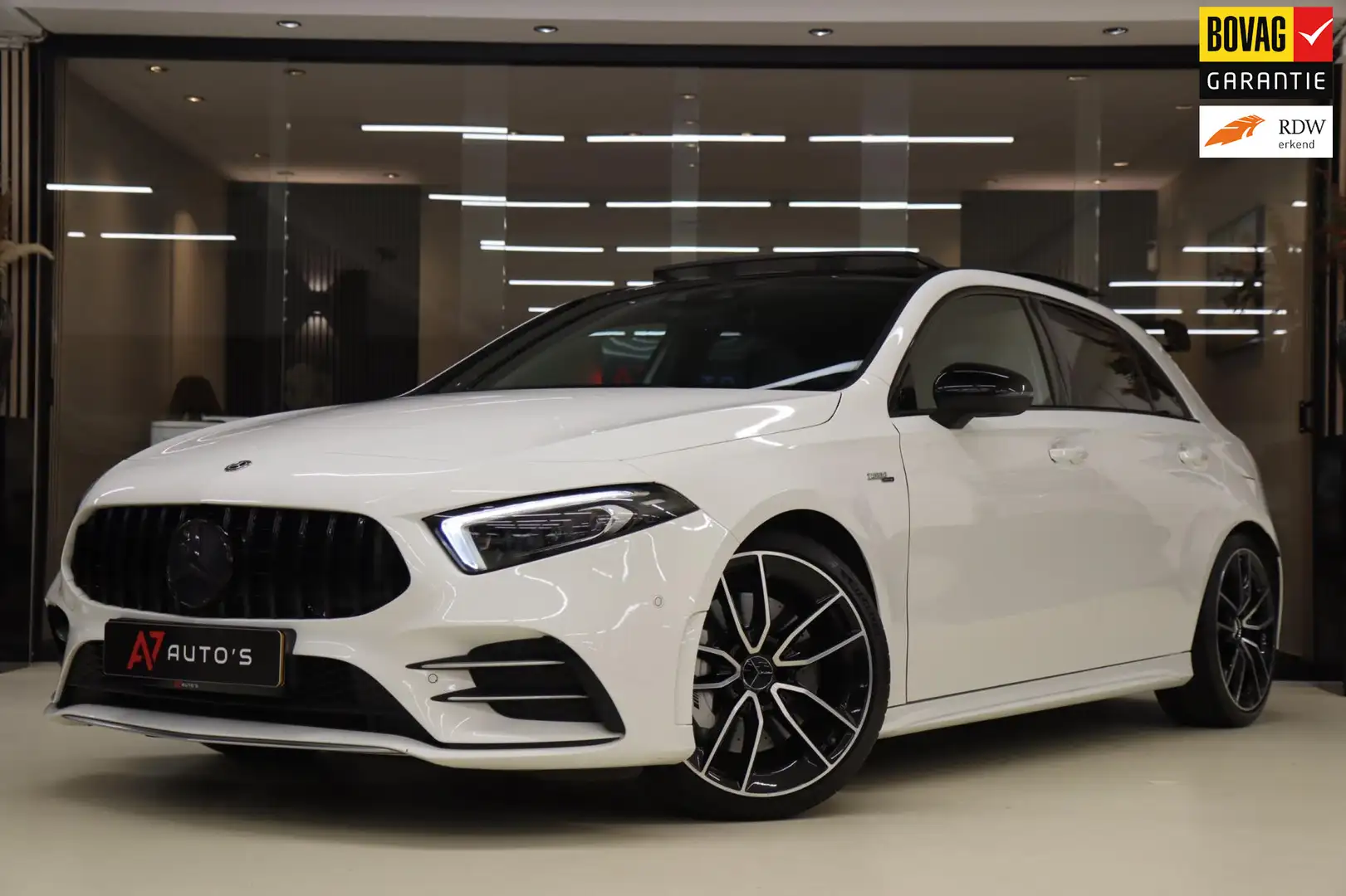 Mercedes-Benz A 35 AMG 4MATIC PANO/CAM/BURM/BLINDESPOT/NIGHTPAKET/BOMVOL Blanco - 1