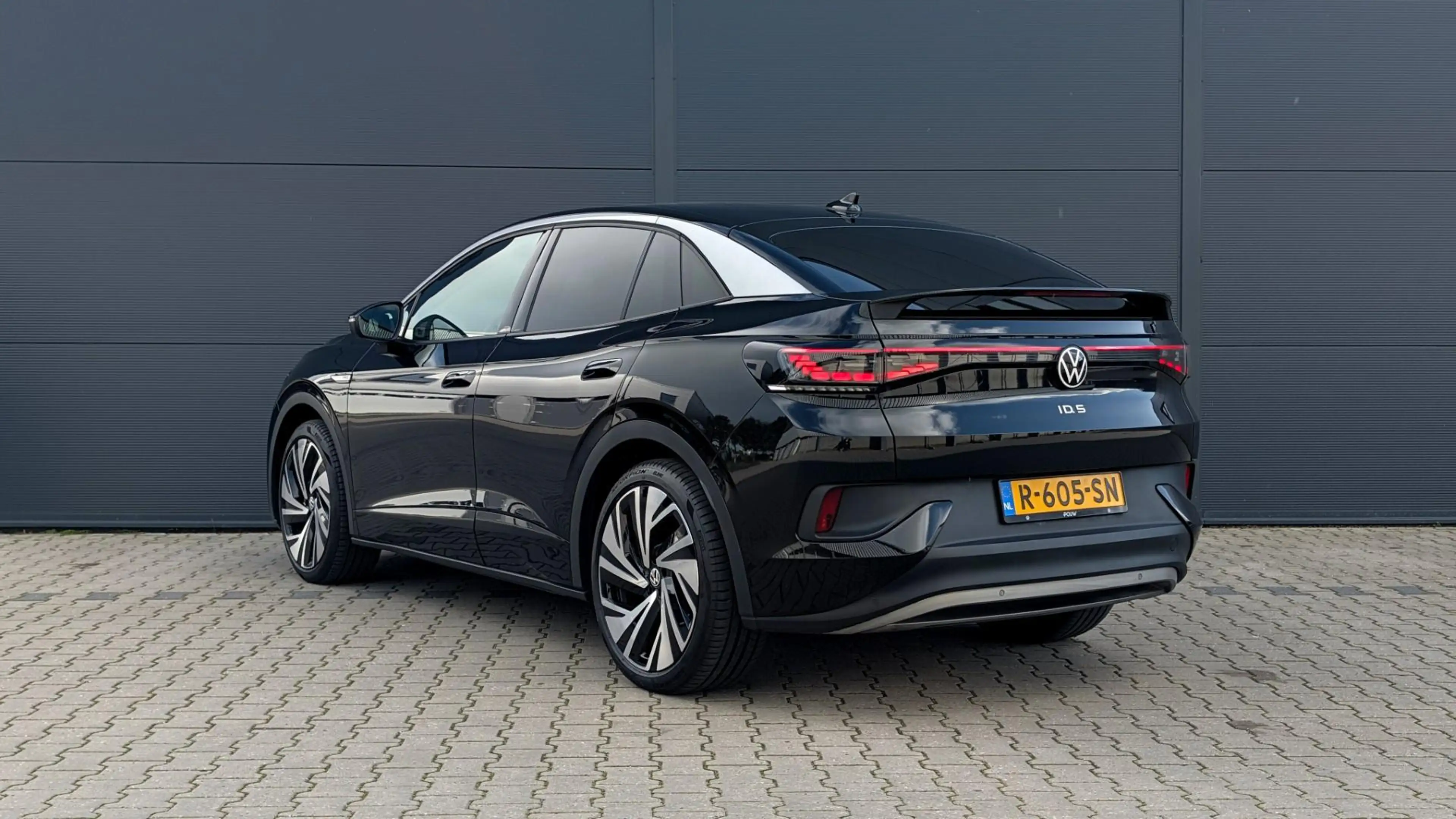Volkswagen ID.5 Pro 77 kWh 204pk SoH 97% | LED matrix | Navigatie — photo 12