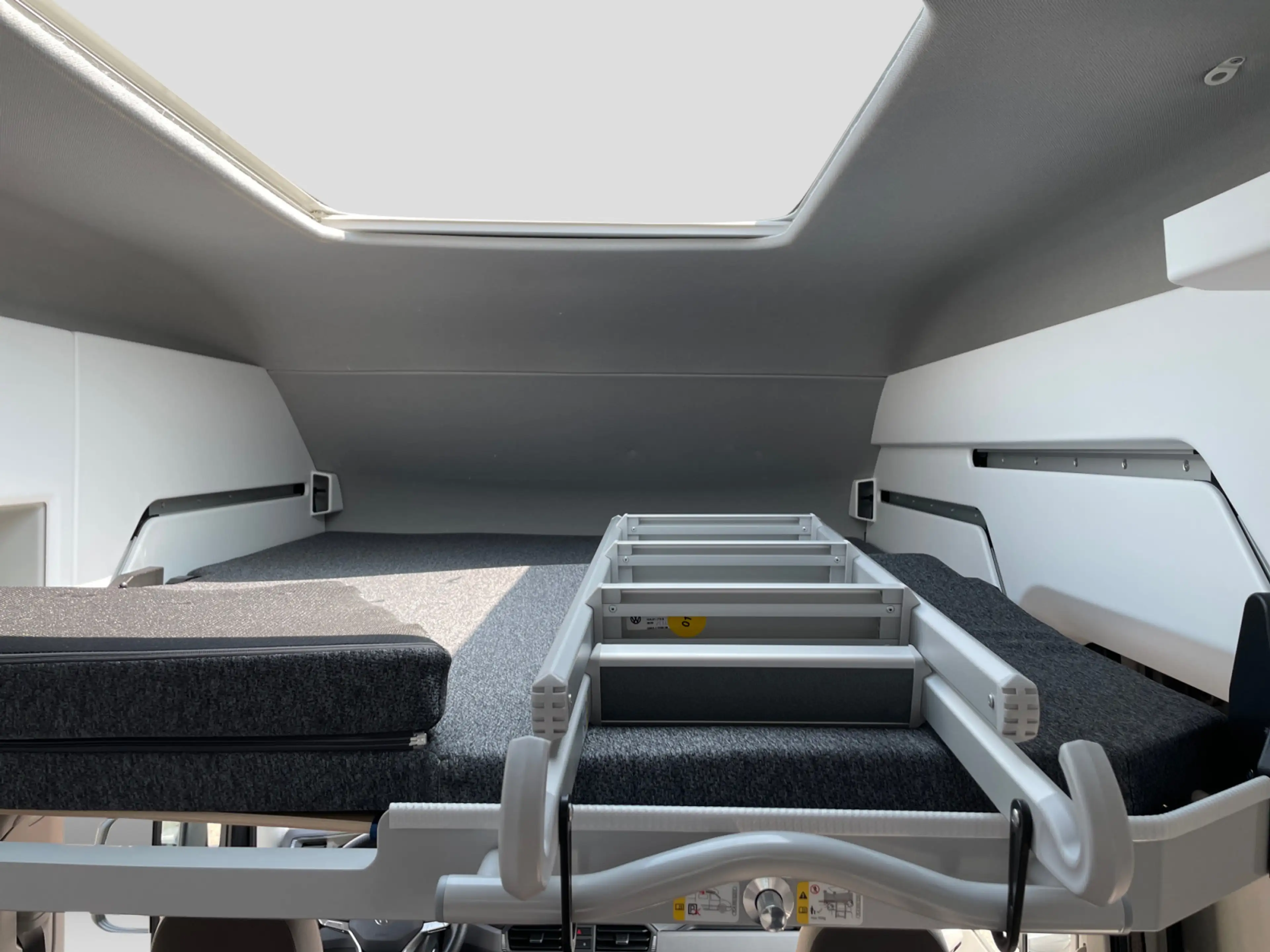 Volkswagen Grand California 2,0TDI 120kW TRAVEL NAV AHK — photo 8