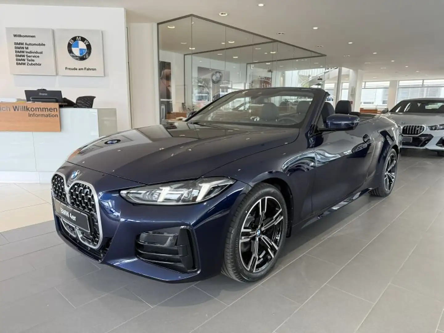 BMW 420 i Cabrio M Sportpaket ACC. Navi. RFK. LED.uvm Blau - 2