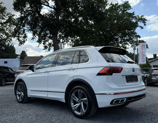 Volkswagen Tiguan view 2