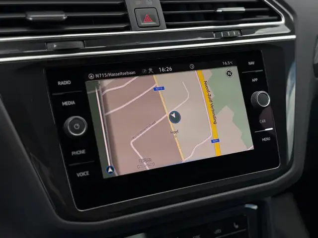 Volkswagen Tiguan view 12