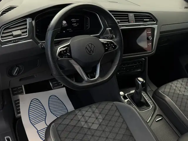 Volkswagen Tiguan view 5