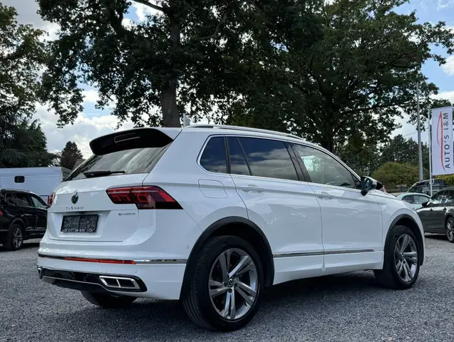 Volkswagen Tiguan view 3