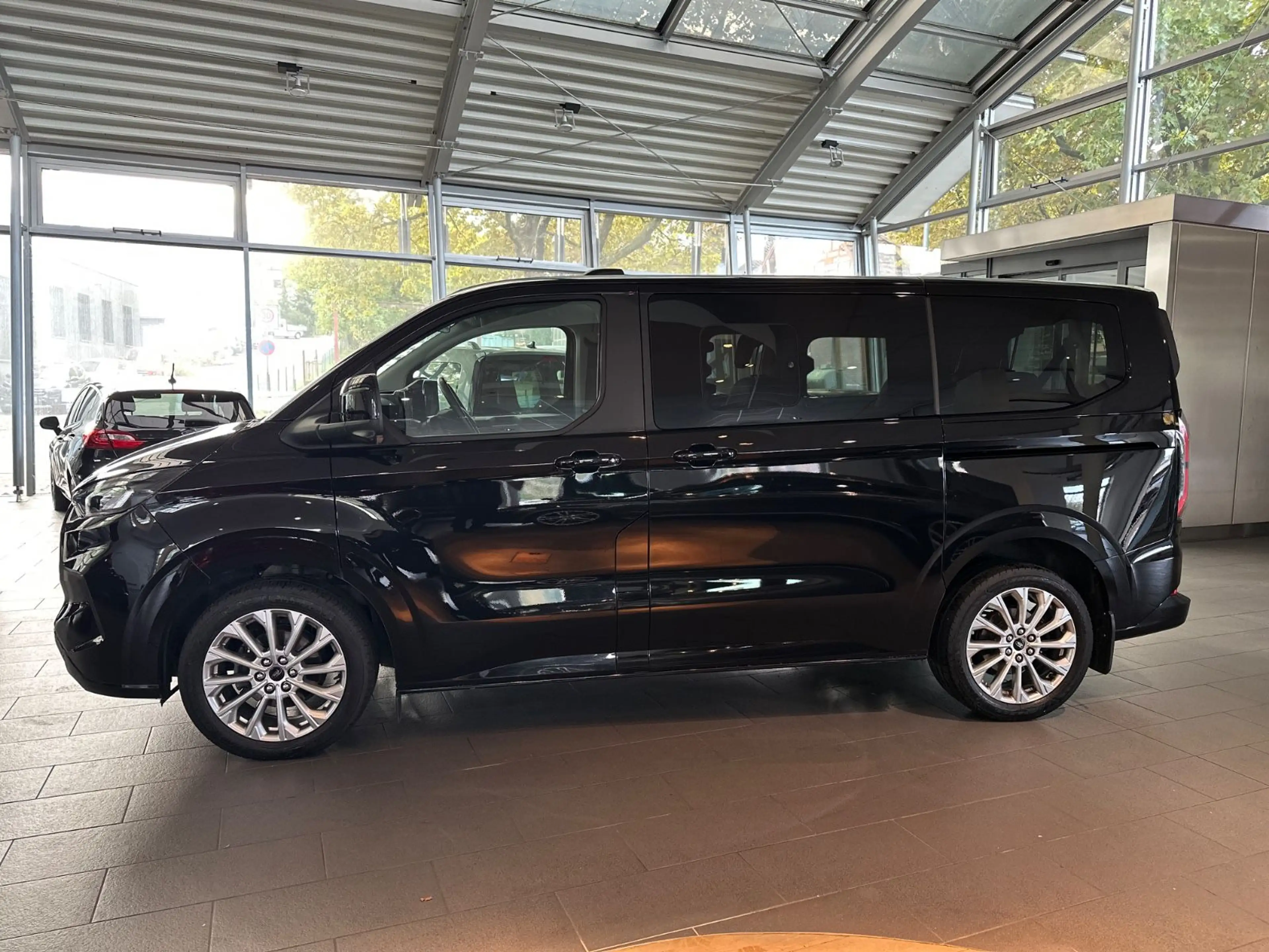 Ford Tourneo Custom 320 L1 Titanium X 2.0 #AHK #B&O # — photo 2