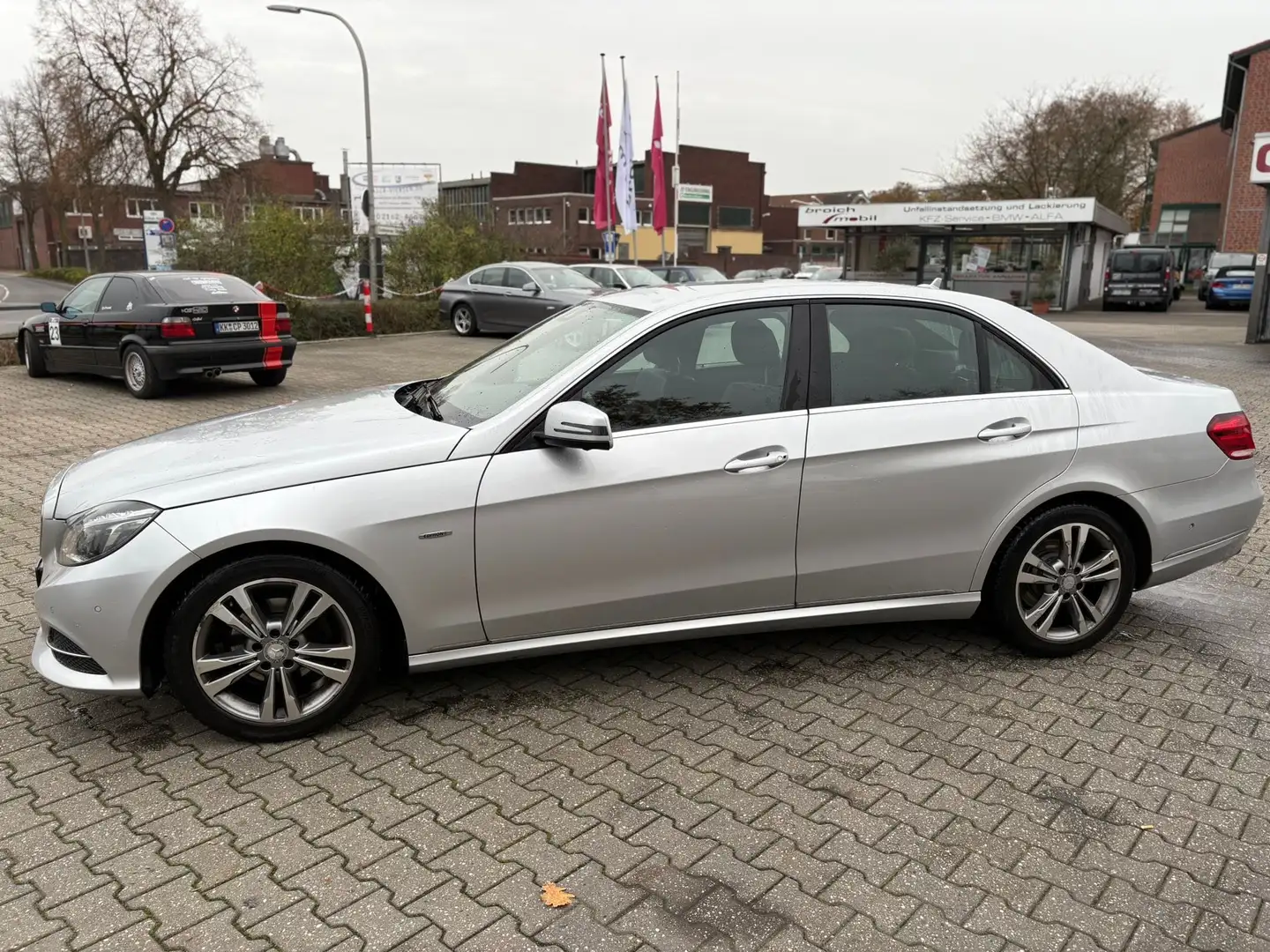 Mercedes-Benz E 200 E 200 Edition E BlueTec (212.006) siva - 2