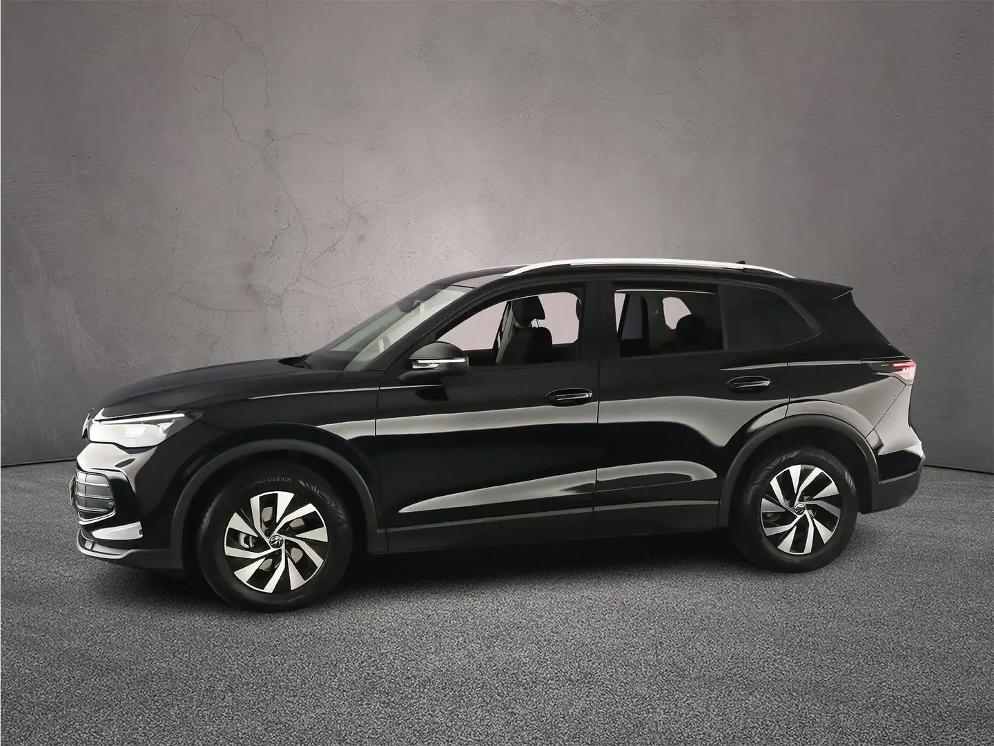 Volkswagen Tiguan Life Edition 1.5 eTSI 150pk DSG Automaat Trekhaak, Noir - 2