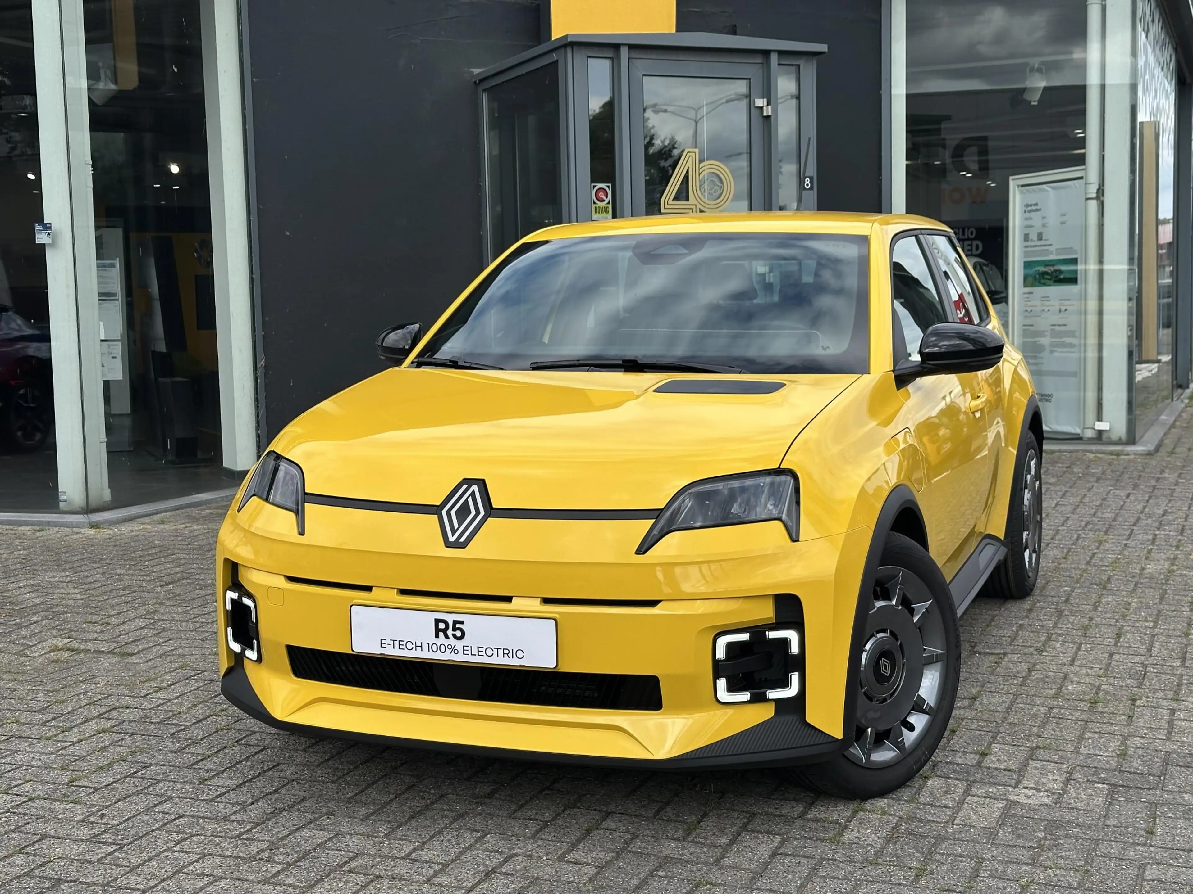 Renault R 5 Evolution 150 pk Comfort Range l Private Lease van — photo 2