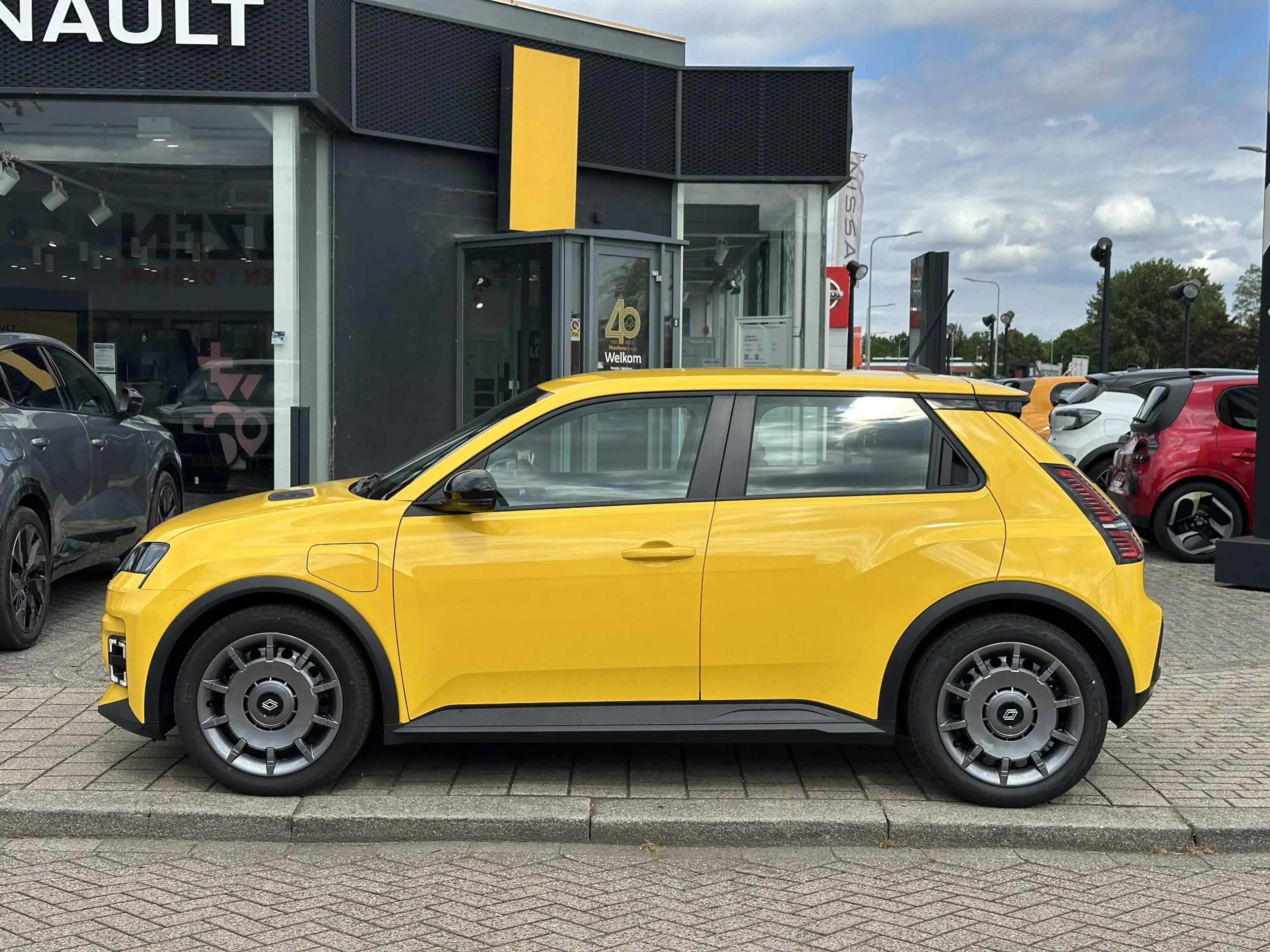 Renault R 5 Evolution 150 pk Comfort Range l Private Lease van — photo 11