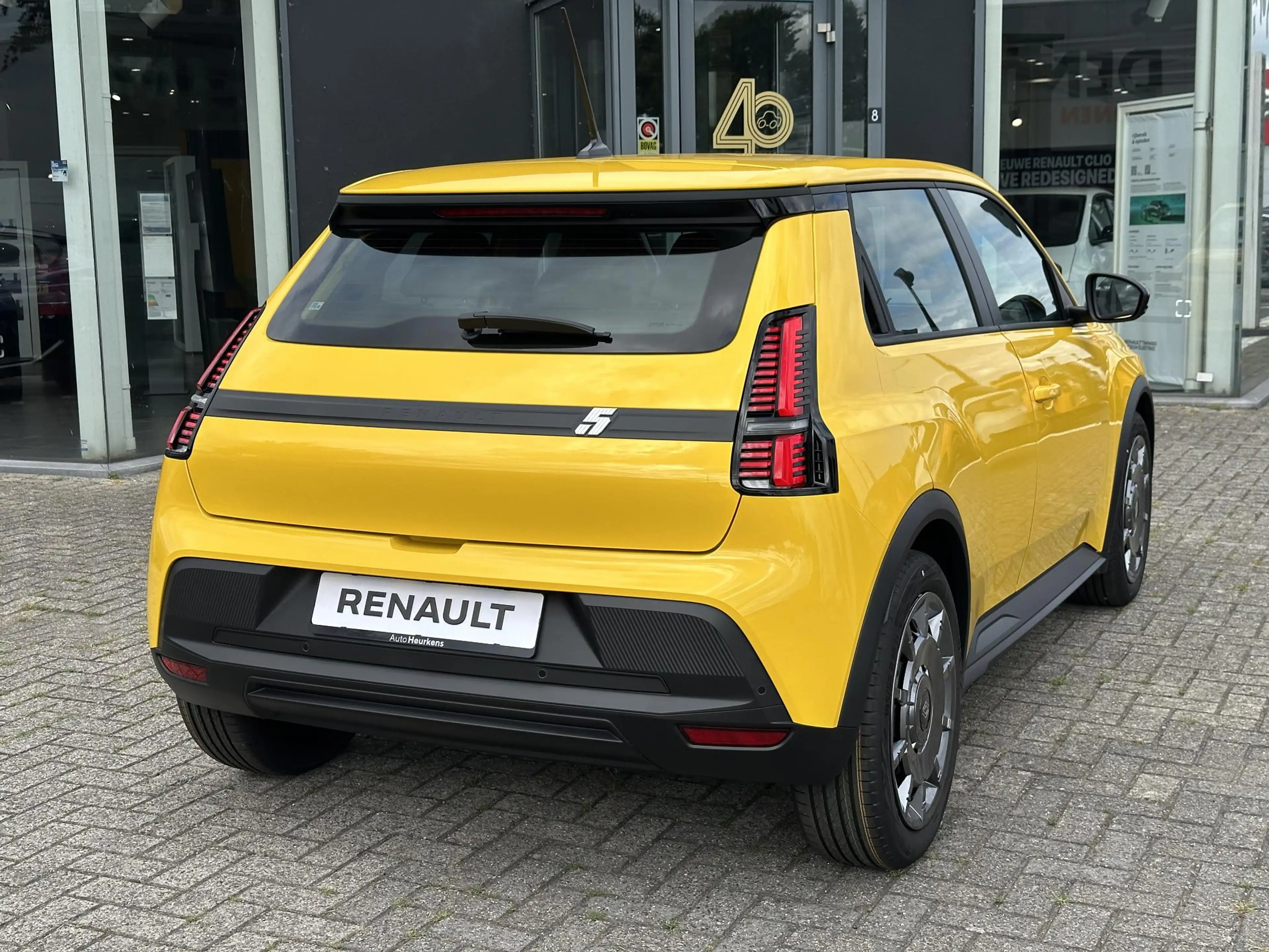 Renault R 5 Evolution 150 pk Comfort Range l Private Lease van — photo 5