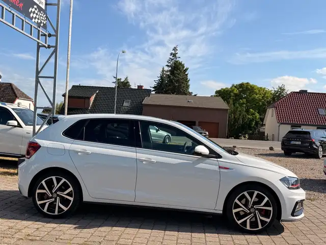 Volkswagen Polo view 6