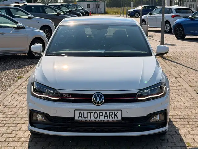 Volkswagen Polo view 2