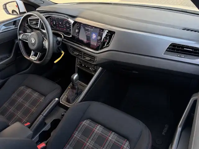 Volkswagen Polo view 12