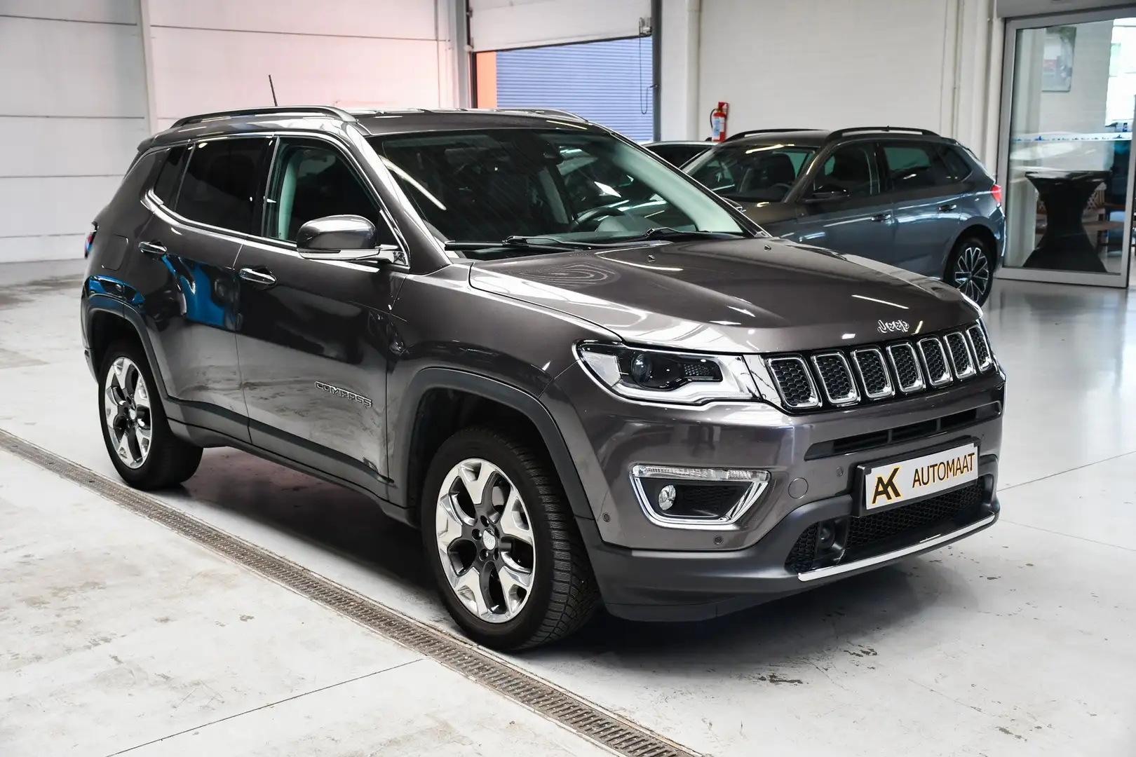 Jeep Compass 1.4 Turbo 4x4 Limited - LEDER / NAVI / TREKHAAK/CC Grijs - 2