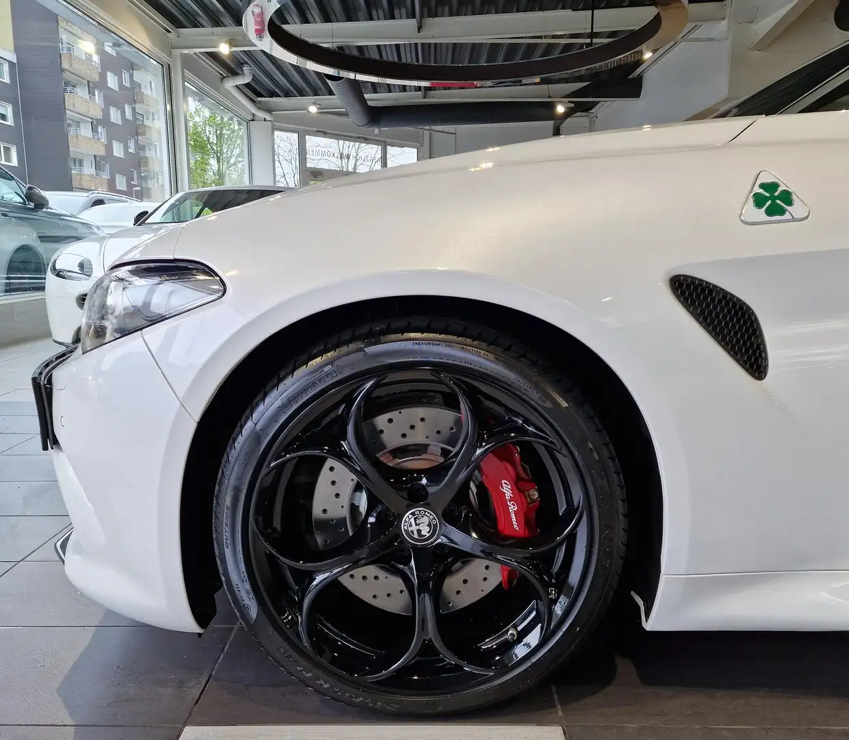 Alfa Romeo Giulia Quadrifoglio*Performance*Akropovic*Carbon White - 2