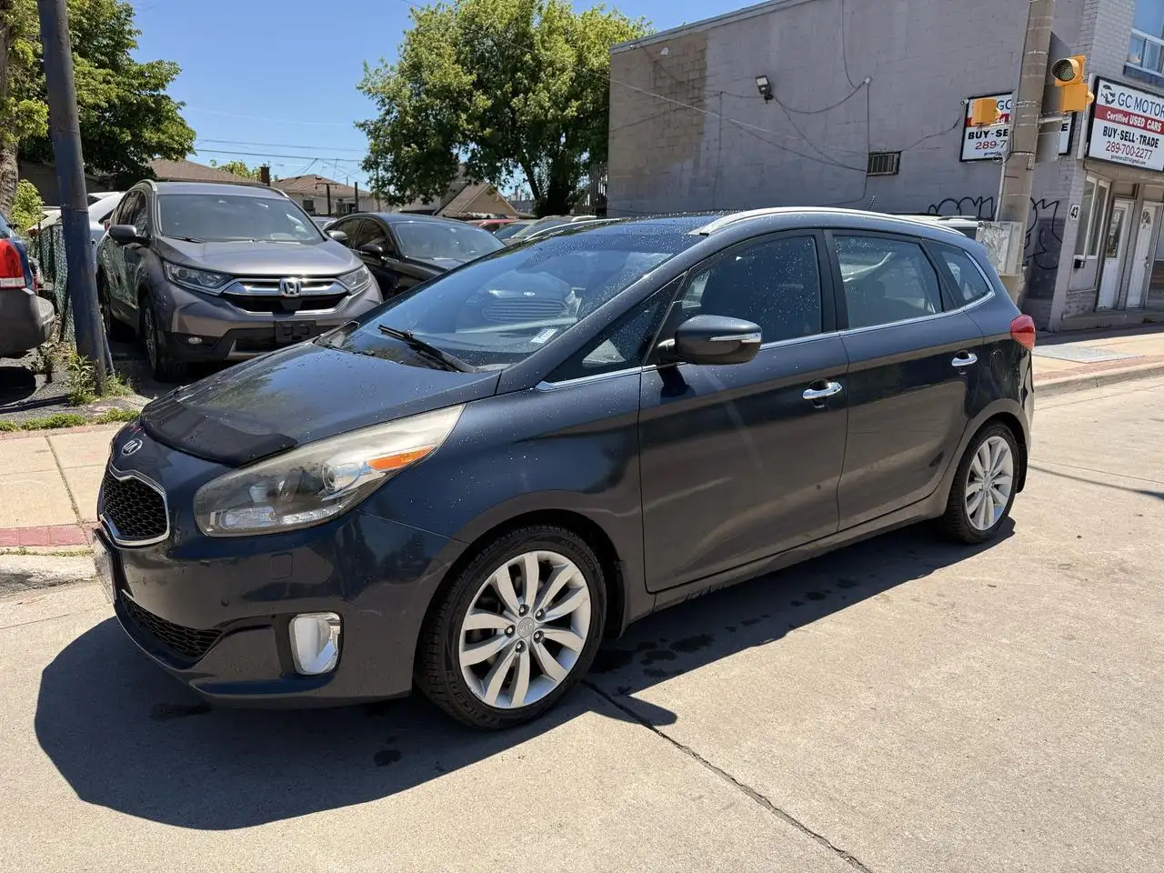 Kia Rondo снимка Kia Rondo