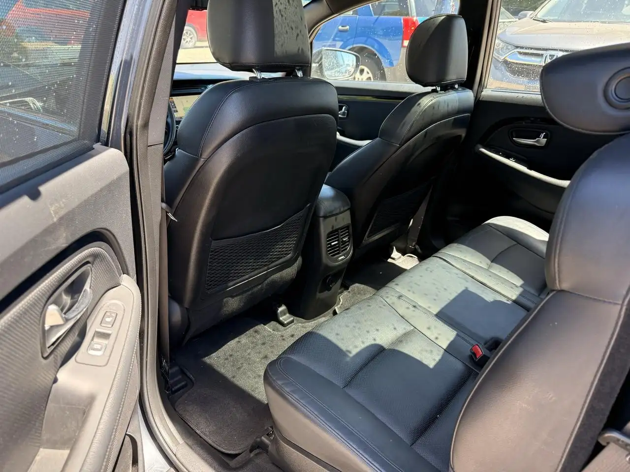 Kia Rondo снимка Kia Rondo