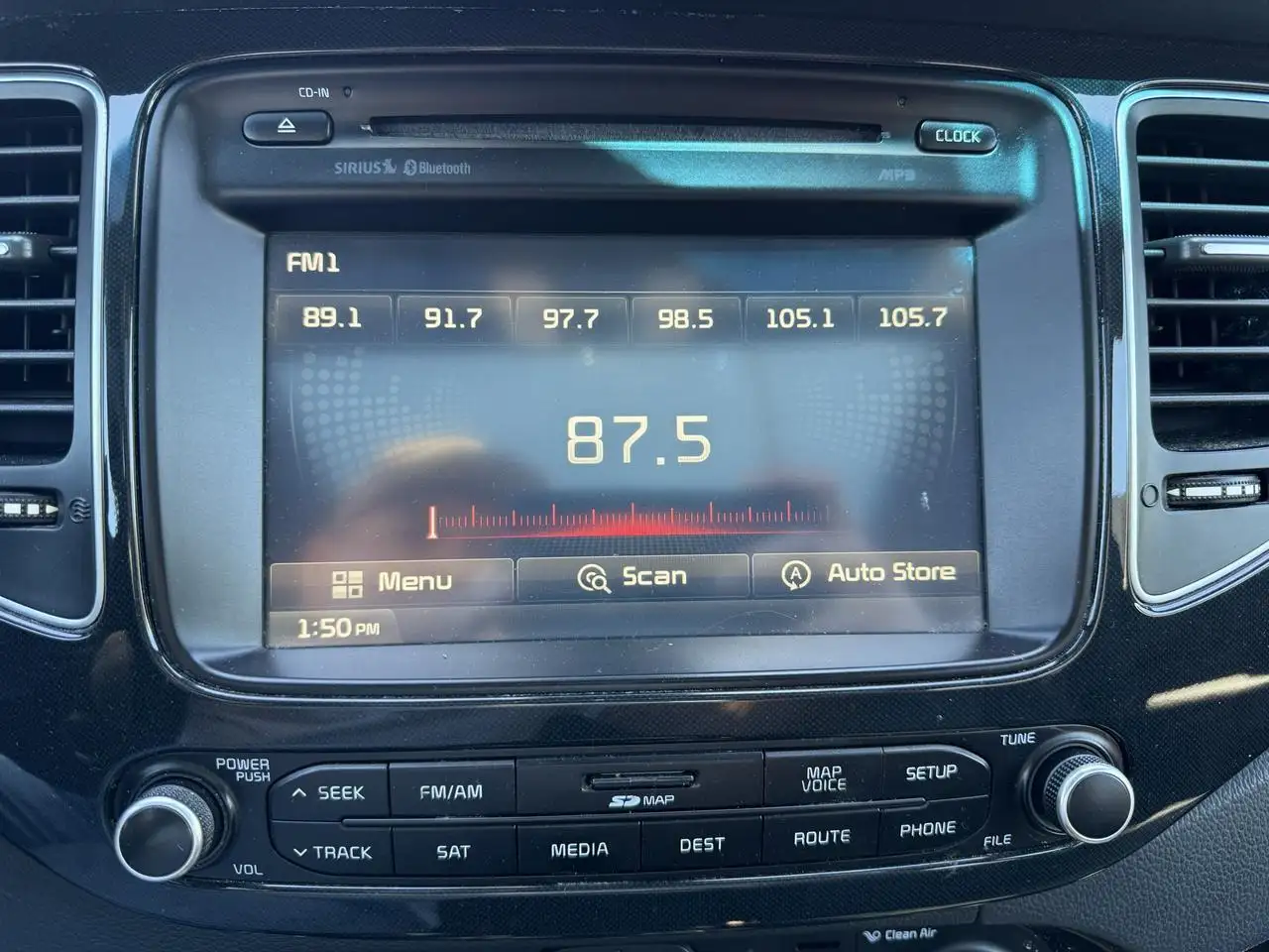 Kia Rondo снимка Kia Rondo