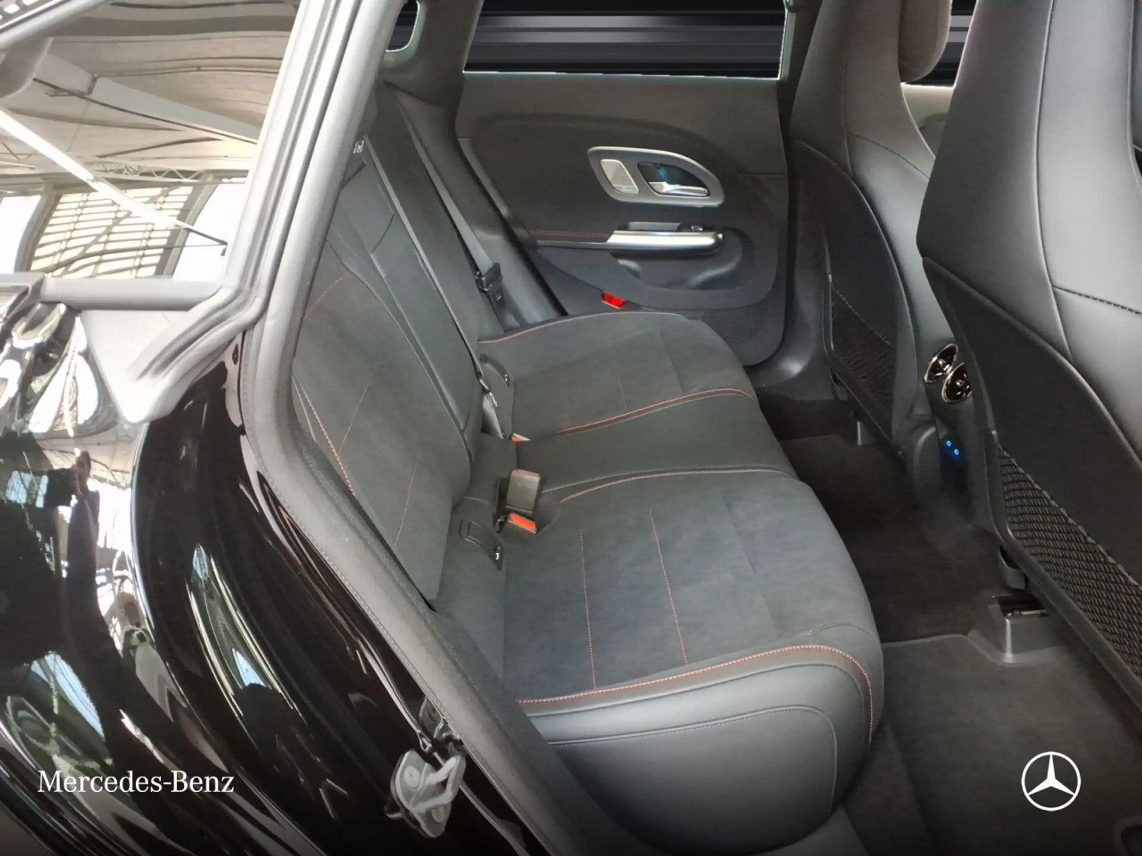 Mercedes-Benz CLA 220 Cp. AMG Burmester 3D Pano Multibeam AHK — photo 11