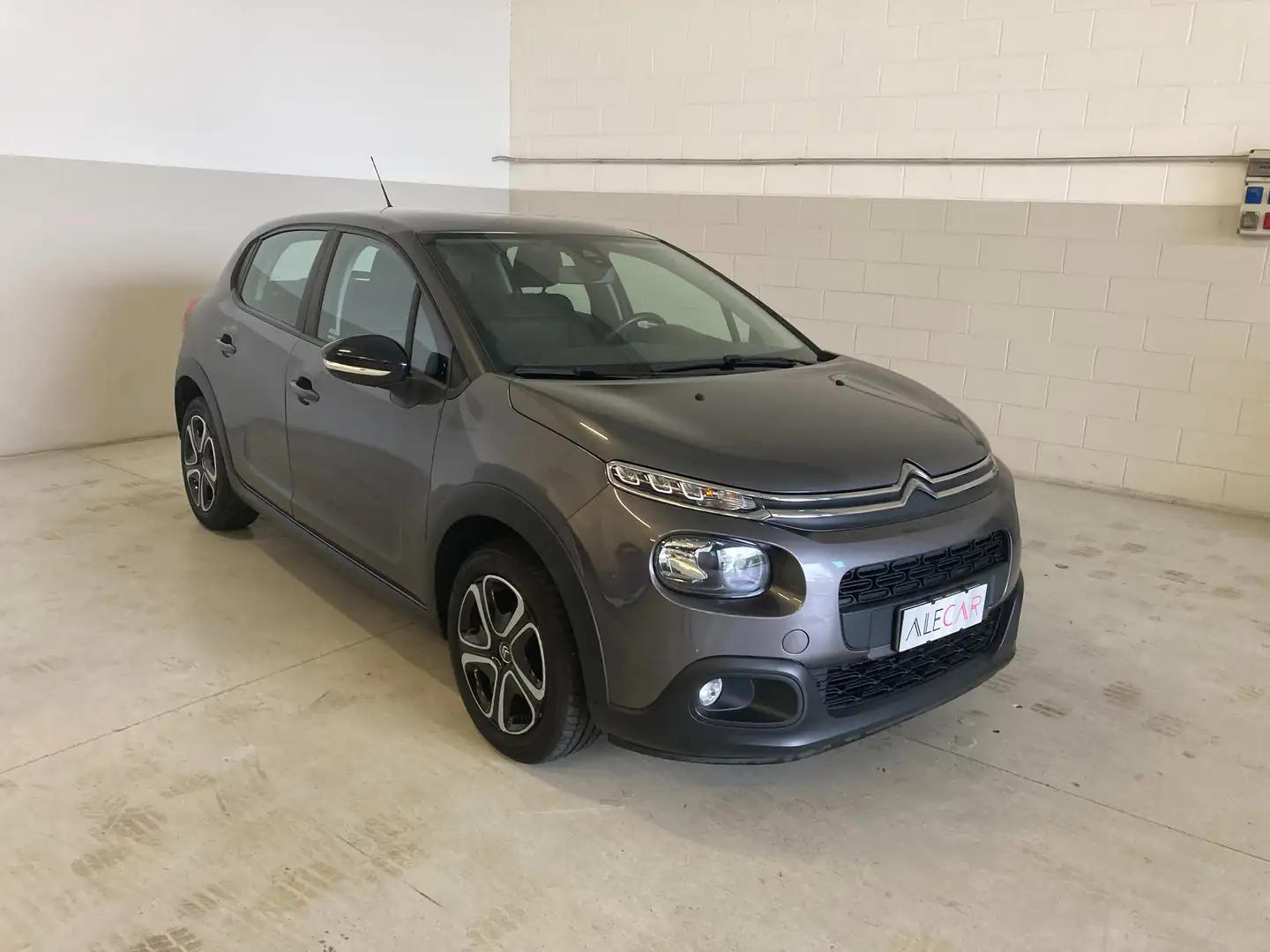 Citroen C3 C3 1.2 puretech Feel s&s x Neopatentati Grijs - 2