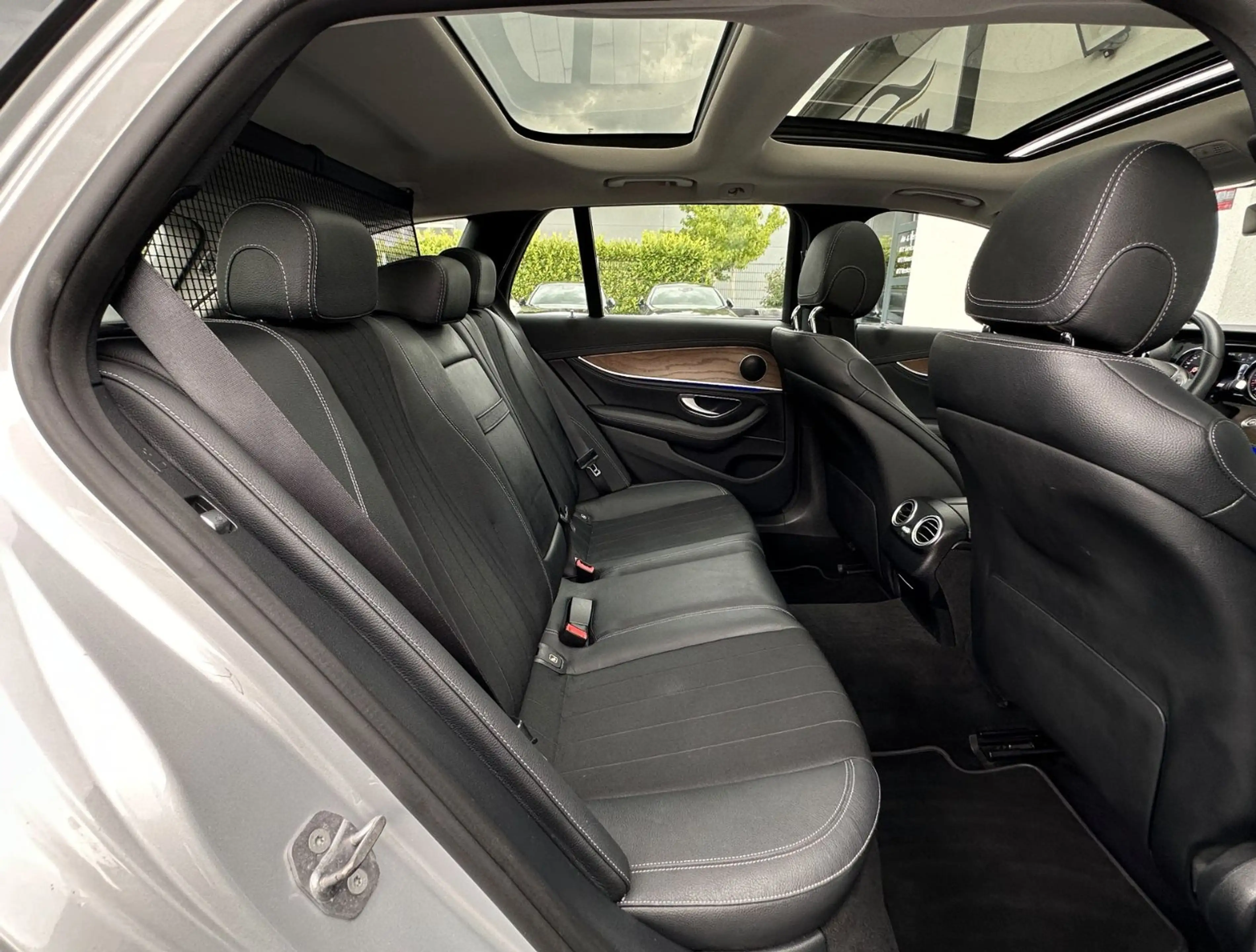 Mercedes-Benz E 400 4Matic 9G*EXCLUSIVE*COMAND*PANO*360° — photo 18
