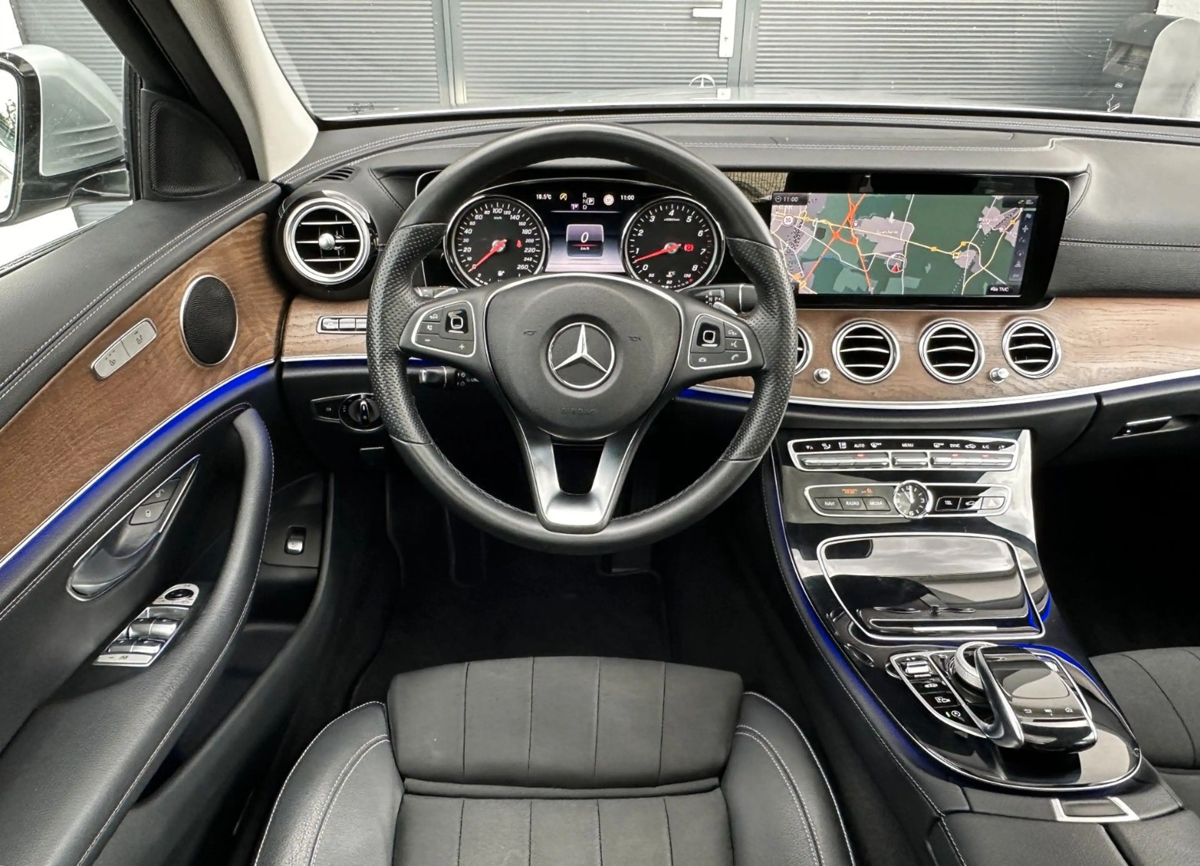 Mercedes-Benz E 400 4Matic 9G*EXCLUSIVE*COMAND*PANO*360° — photo 14