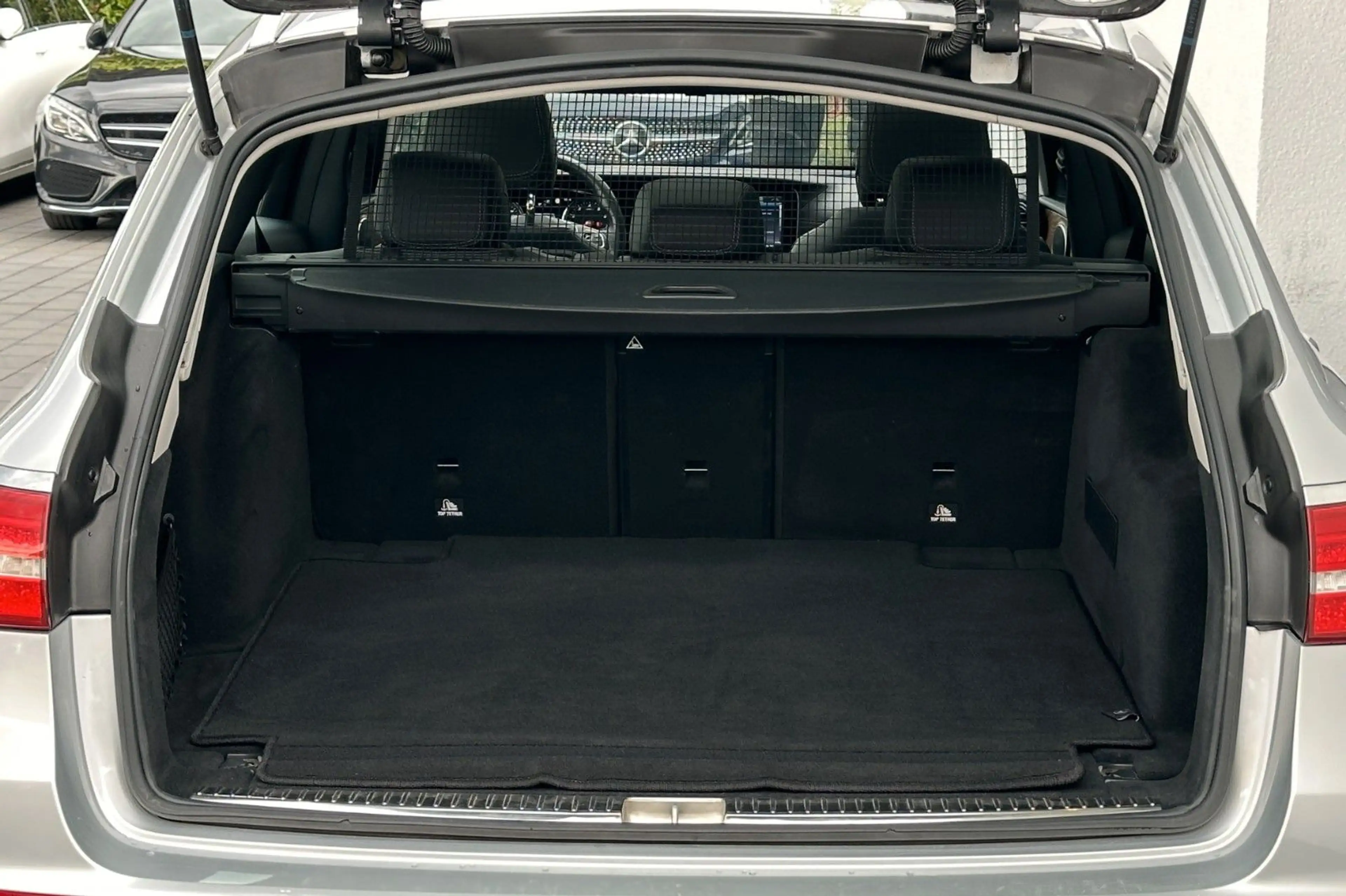 Mercedes-Benz E 400 4Matic 9G*EXCLUSIVE*COMAND*PANO*360° — photo 19