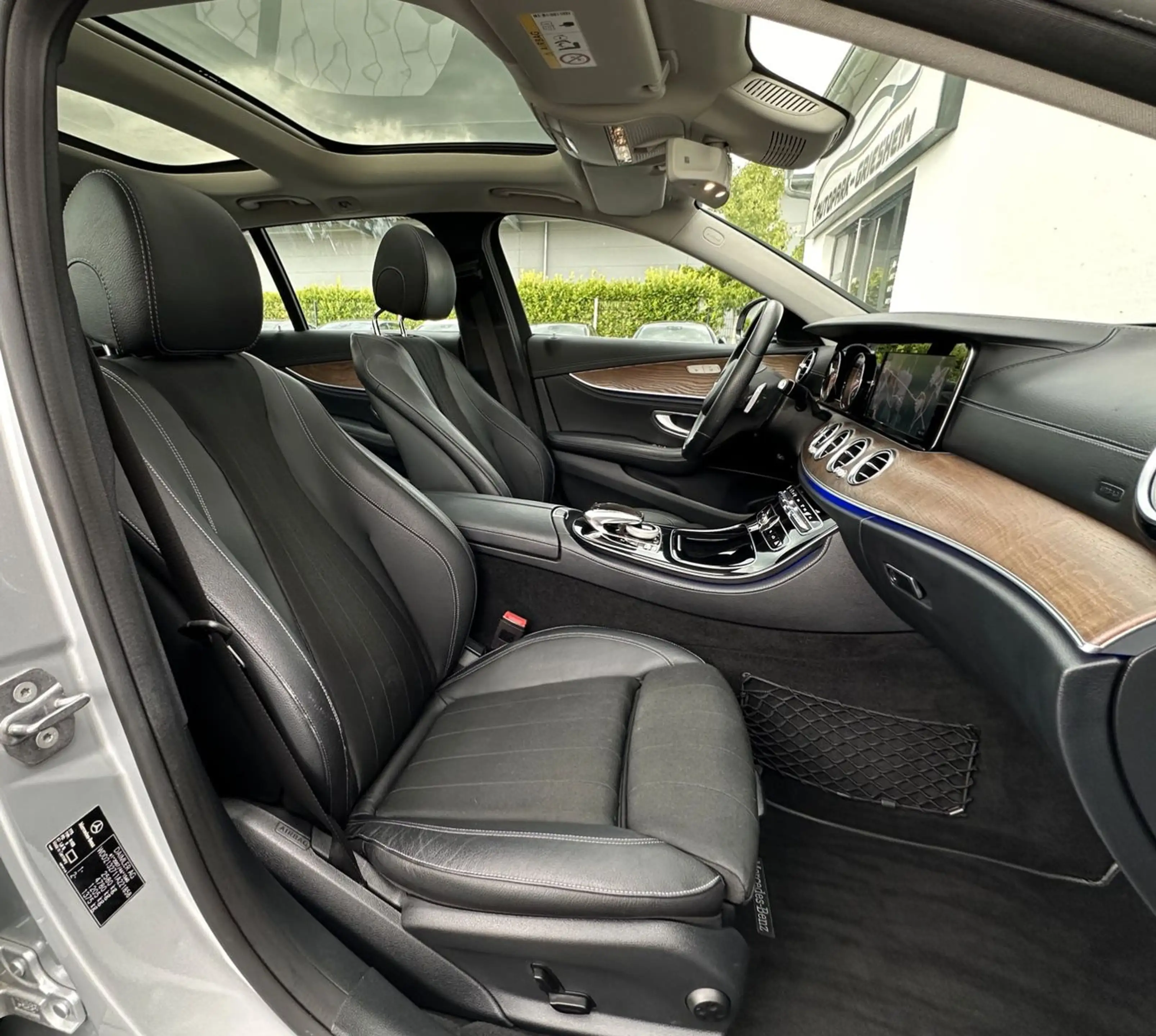Mercedes-Benz E 400 4Matic 9G*EXCLUSIVE*COMAND*PANO*360° — photo 7