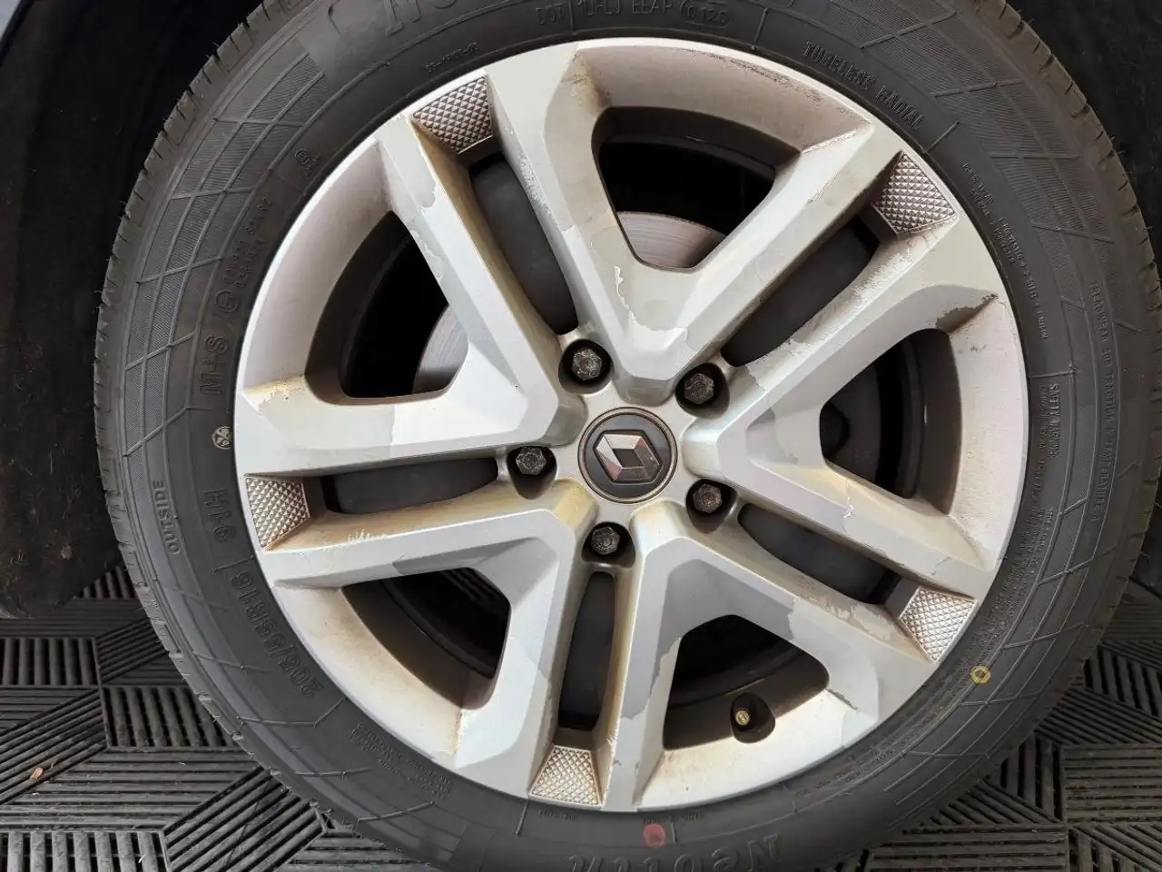 Renault Megane Berline — photo 38