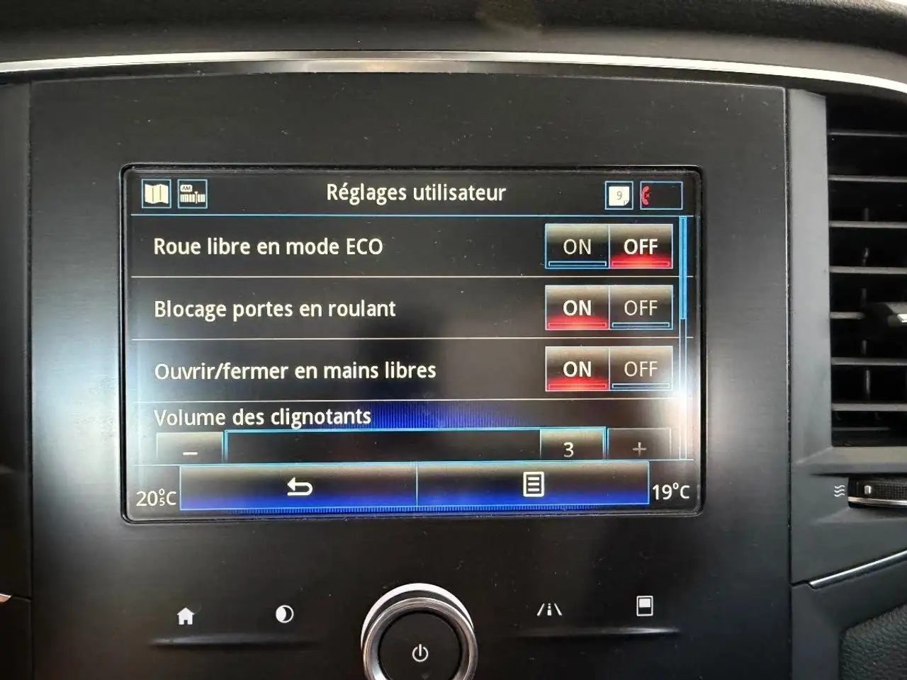 Renault Megane Berline — photo 29