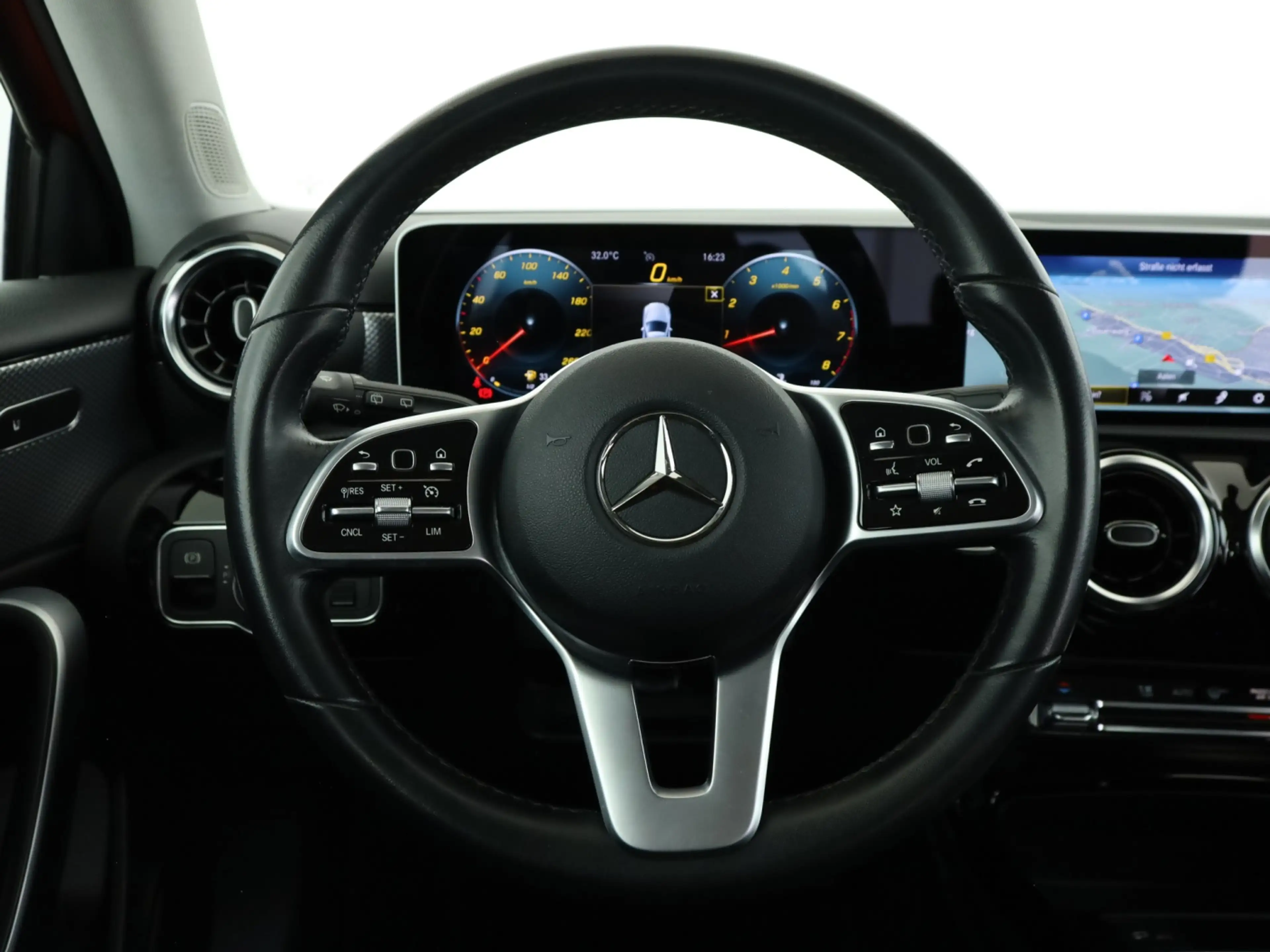 Mercedes-Benz A 220 Progressive*AHK*LED*Navigation*Spur-Assist — photo 11