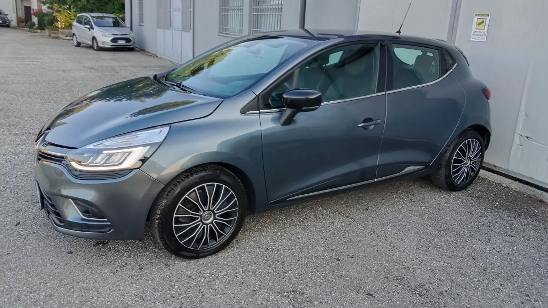 Renault Clio 1.5 dci Moschino  75cv Grau - 2