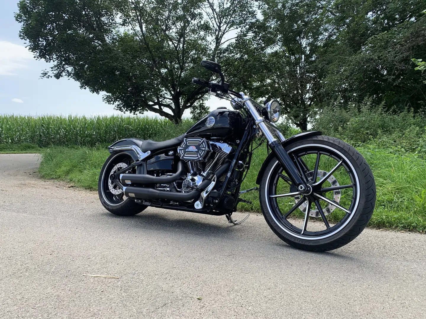 Harley-Davidson Breakout FXSB 103 - 1