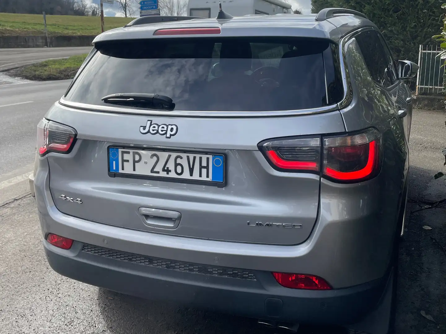 Jeep Compass 4X4 DIESEL Grau - 2