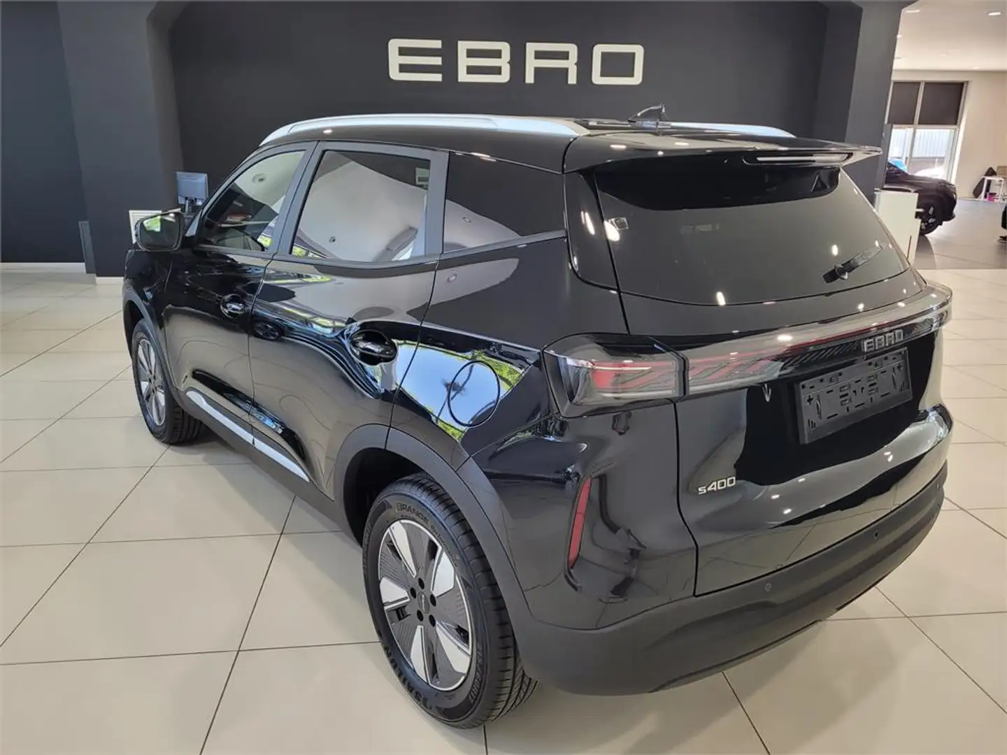 Ebro s400 1.5 DHE E-CVT Excellence FWD - 2