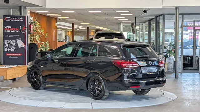 Opel Astra view 6