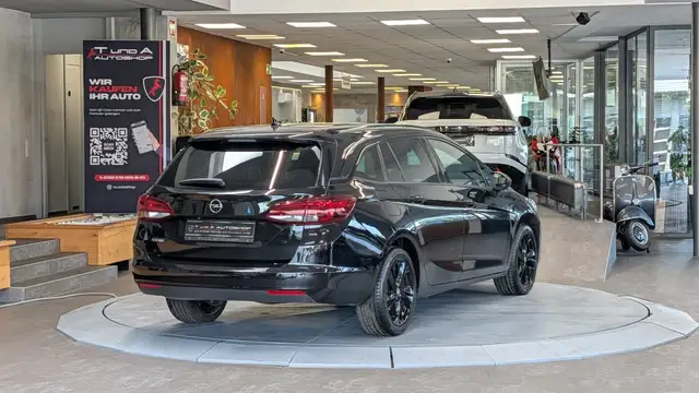 Opel Astra view 7
