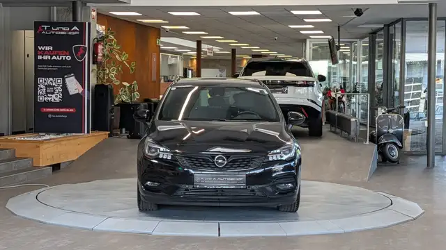 Opel Astra view 2