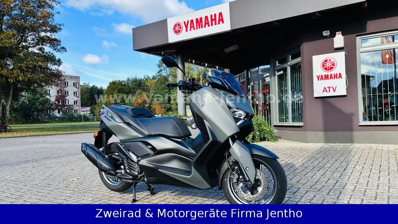 Yamaha X-Max 125
